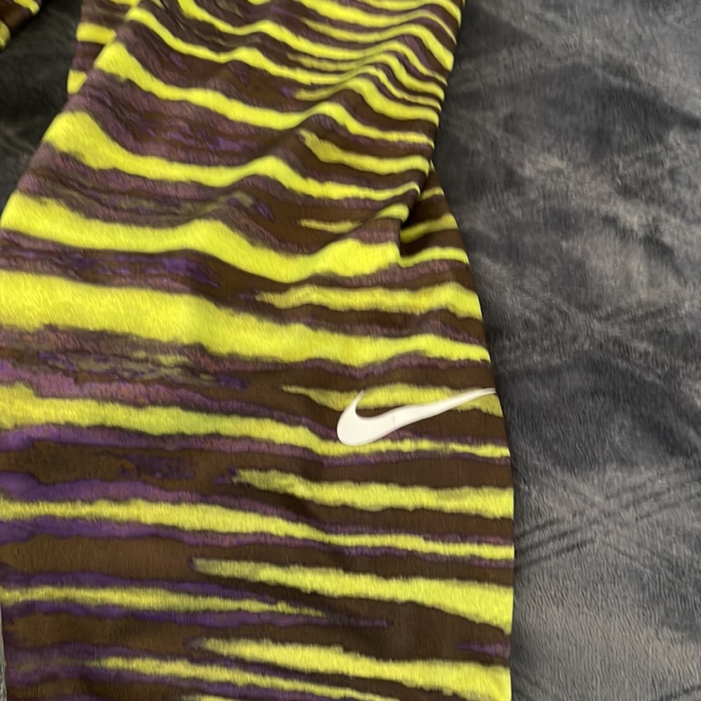 Nike Pro Dri Fit Capri Athletic Set Deep Purple & Volt Size M - Picture 8 of 11